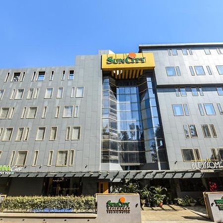 Hotel Suncity Residency Mumbai Bagian luar foto