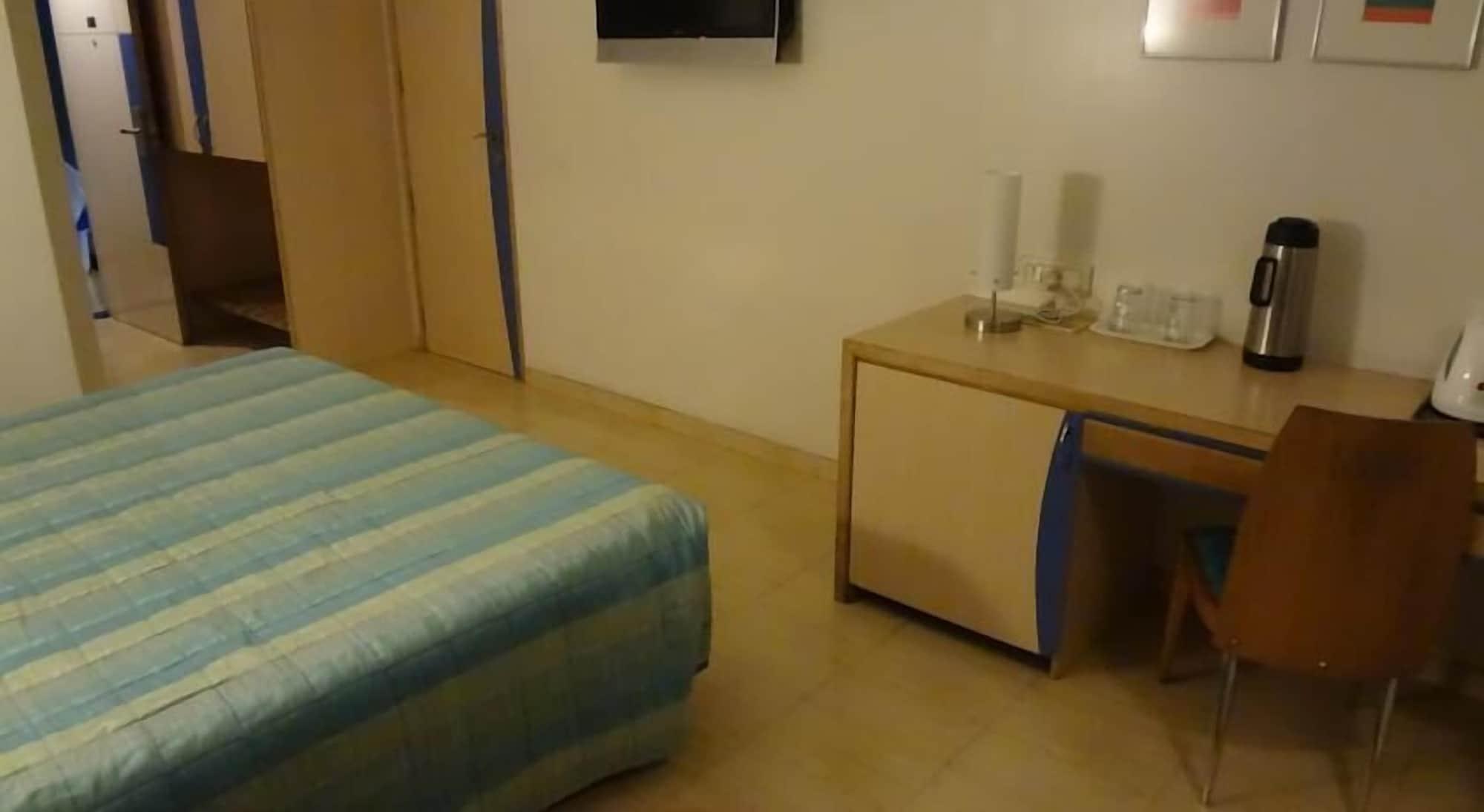 Hotel Suncity Residency Mumbai Bagian luar foto